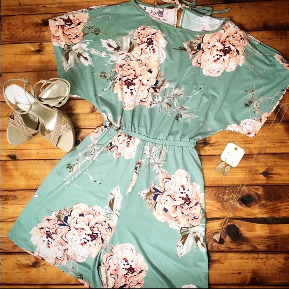 ROMPER. Mint. Gorgeous.